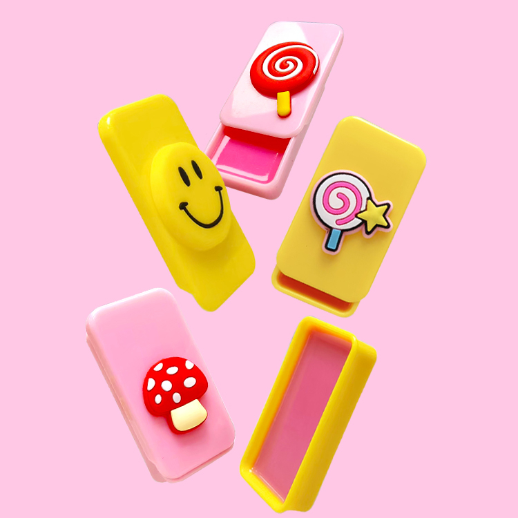 Naturea hidrata el modelo de balmón de brillo labial colorido C1102