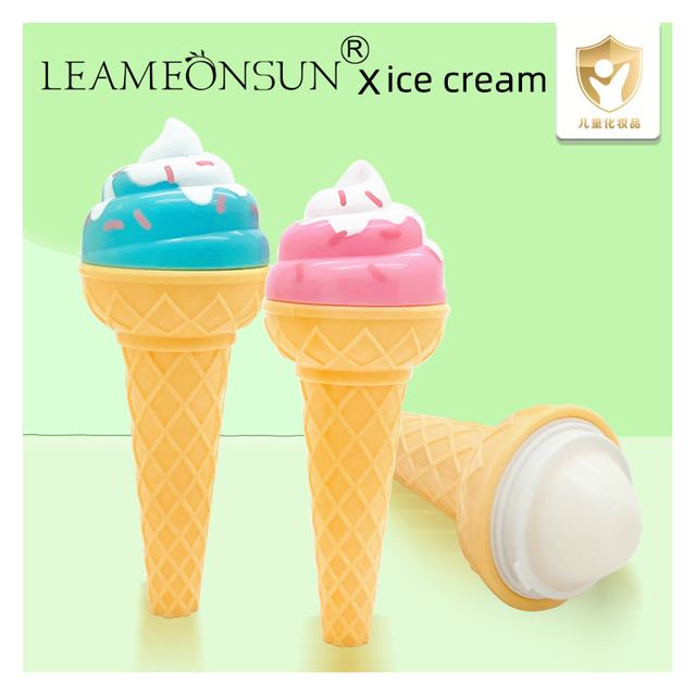 Labios para niños en la nube BLAM C11814