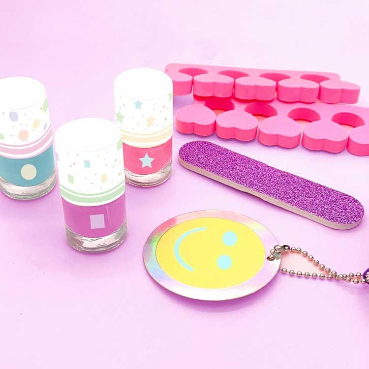 ¿Cómo puede el uso de ingredientes no tóxicos e hipoalergénicos en los juegos de maquillaje para niños promover experiencias cosméticas más seguras?